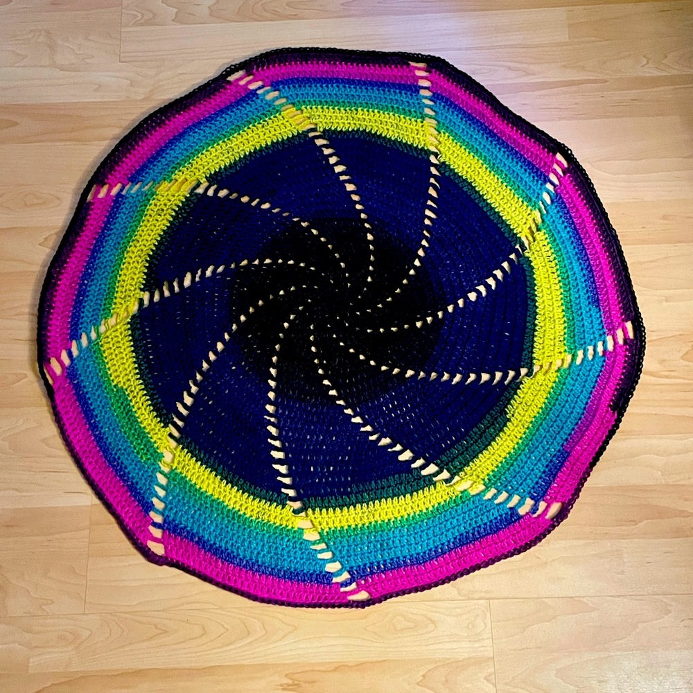 Crochet baby blanket round